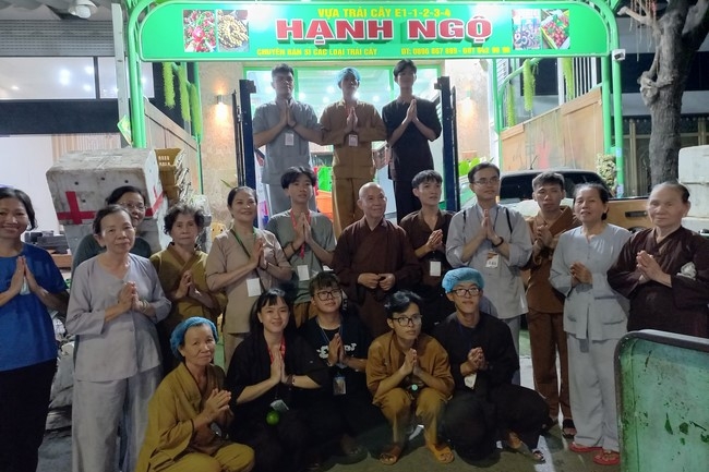 Giving box-lunch portions on occasion the Summer Retreat 2023