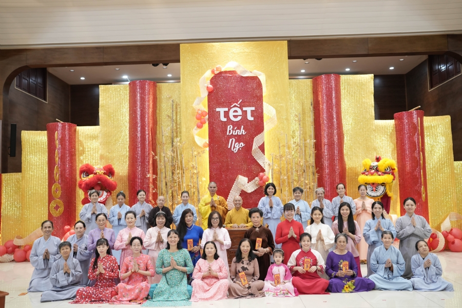 Tặng lộc đầu Xuân - Mồng 3 Tết Bính Ngọ 2026