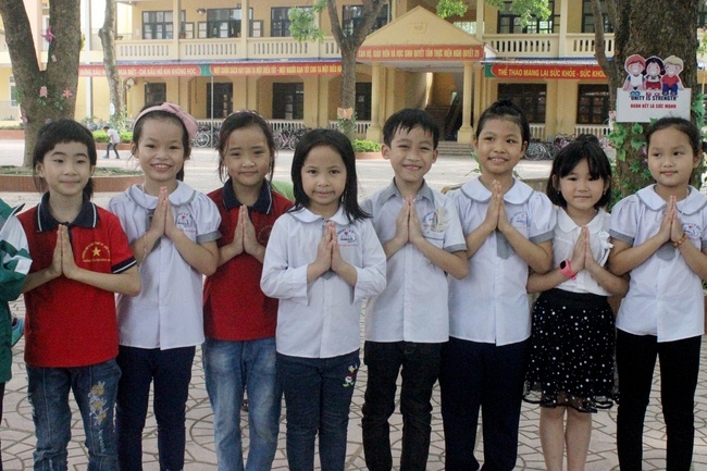 Tặng sách trường tiểu học Song Mai, Tp. Bắc Giang