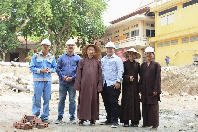 Visiting the Multifunction Building