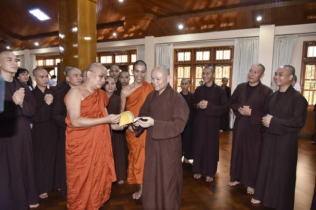 Visiting Mahasi Sasana Yeiktha Monastery and Dai Phuoc Temple in Myanmar
