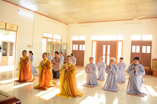 Visiting Subsidiary Pagodas at Lunar Year End - Part 1