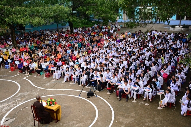 Trường THPT Đức Hòa tổ chức Lễ Tri Ân