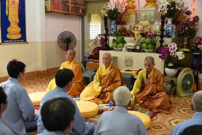 Tu niệm Phật một ngày Cần Thơ