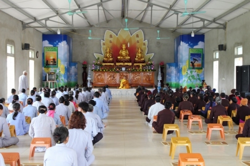 One - Day Cultivation at Dong Cao pagoda