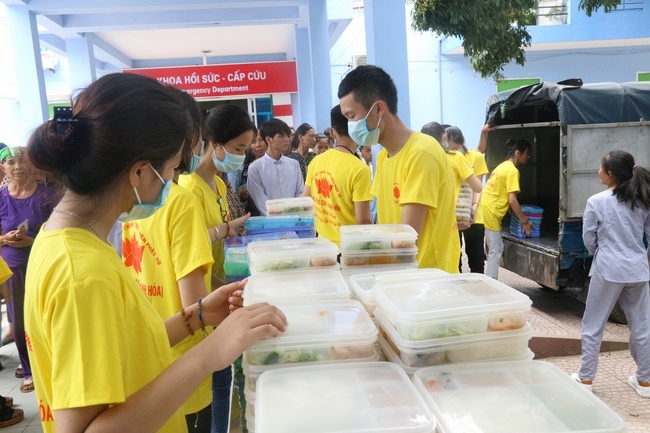 Từ thiện - phóng sinh và khai khóa lớp học hè chùa Đống Cao