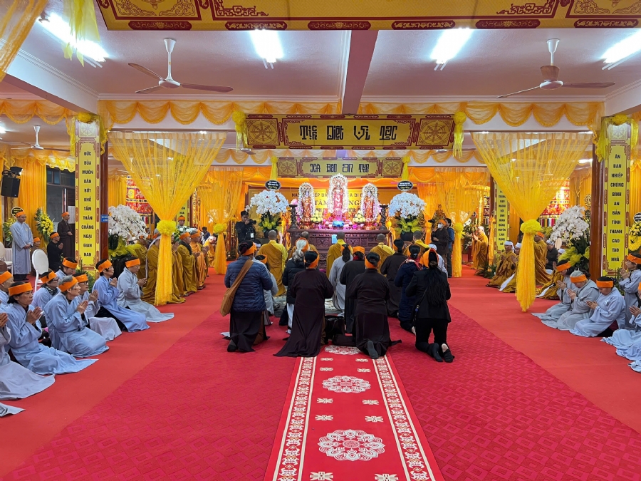 Viếng tang lễ cố Hoà thượng Thích Thanh Định