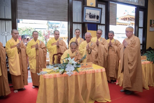 Viếng tang lễ cố Trưởng lão Hòa Thượng Thích Hiển Tu