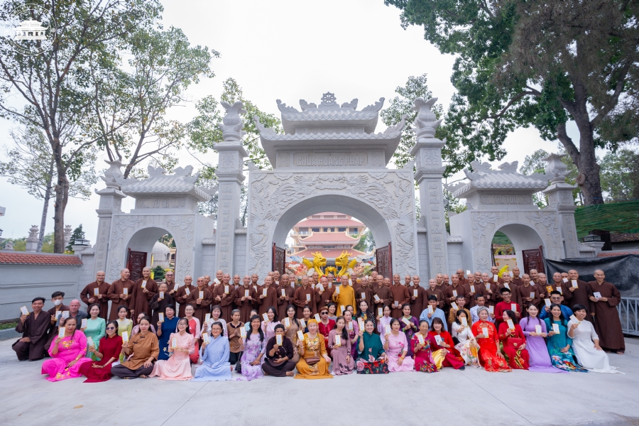 Welcome the Spring beside the Master