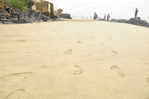 Những bước chân trần