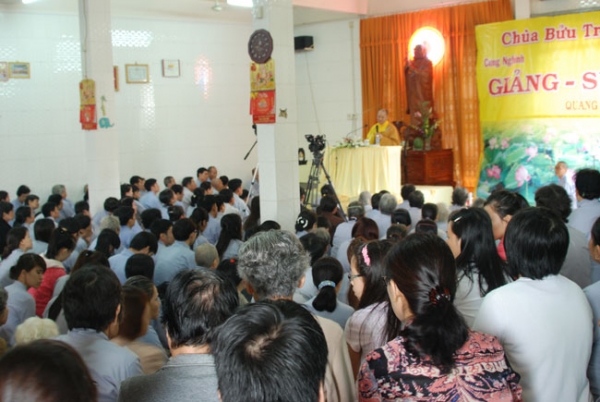 Giảng pháp tại chùa Bửu Trì - Cần Thơ