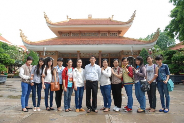 Buổi họp mặt nhóm chuyển ngữ chùa Hoằng Pháp.