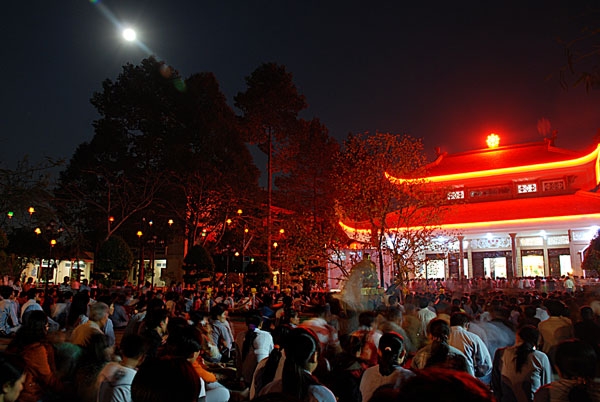 Rằm tháng Giêng tại chùa Hoằng Pháp