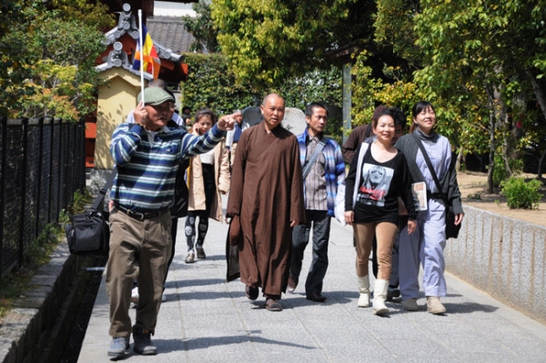 Thăm Chùa Dược Sư và Pháp Long Tự