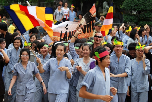 Hè này tớ đi tu!