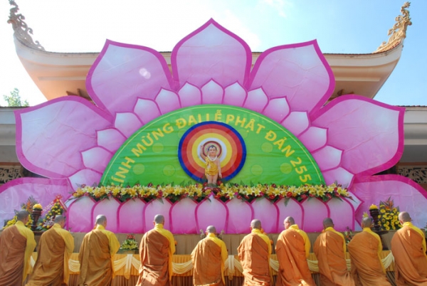 Chùa Hoằng Pháp tổ chức đại lễ Phật đản