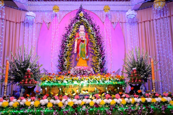 Tham dự lễ vía Phật A-di-đà tại chùa Long Hoa - Long An