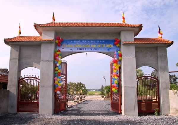 TT. Thích Chân Tính chứng minh lễ khai giảng khóa học hè 2011