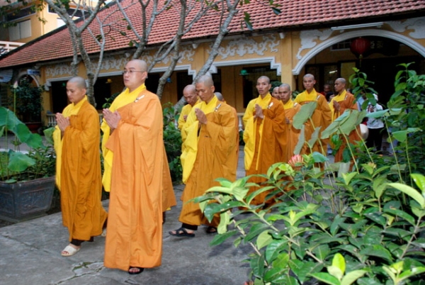 Chùa Hoằng Pháp Tổ Chức Lễ Sám Hối.