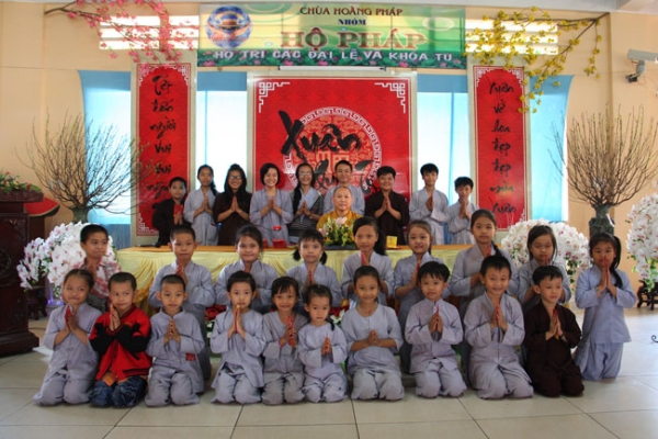 Hái lộc đầu năm