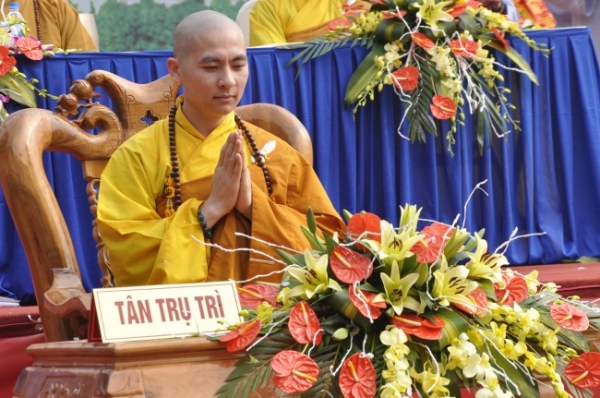 Lễ bổ nhiệm trụ trì, lễ động thổ và hoa đăng vía Phật A Di Đà tại chùa Cổ Am - Nghệ An