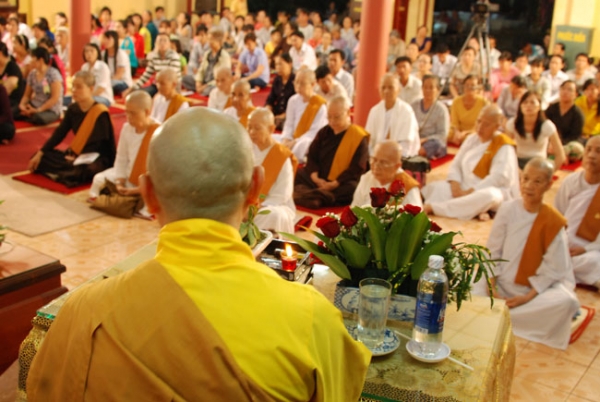 Giảng pháp tại chùa Bửu Quang – Thủ Đức