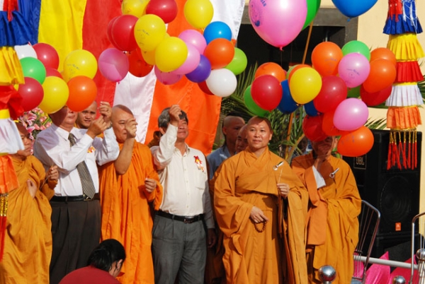 Chùa Linh Sơn tổ chức đại lễ kính mừng Phật Đản