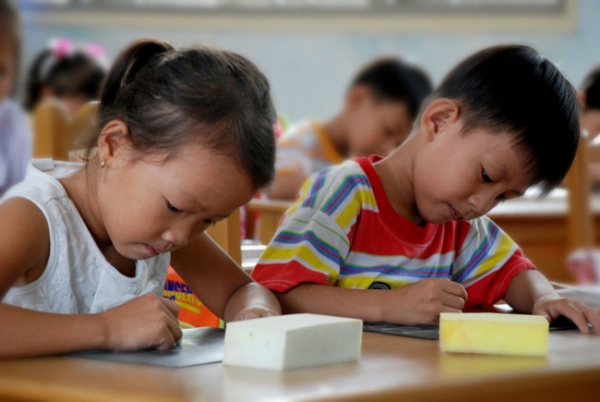 Thăm và tặng quà học sinh nghèo trường Tân Hưng - Bến Tre