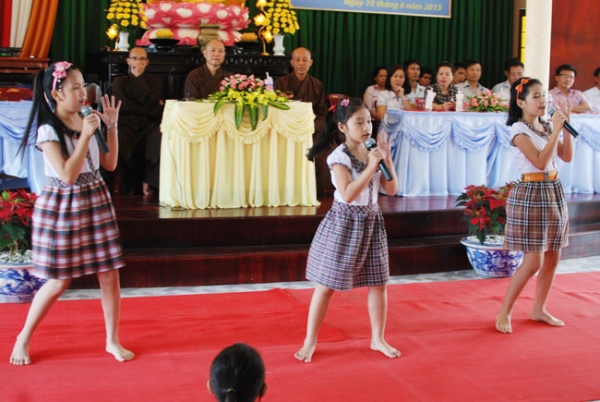 Khai giảng lớp hè chùa Hưng Pháp