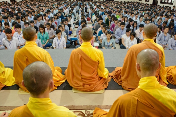 Ngày tu sinh viên tại chùa Hoằng Pháp