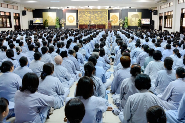 Tu một ngày tại Chùa Hoằng Pháp