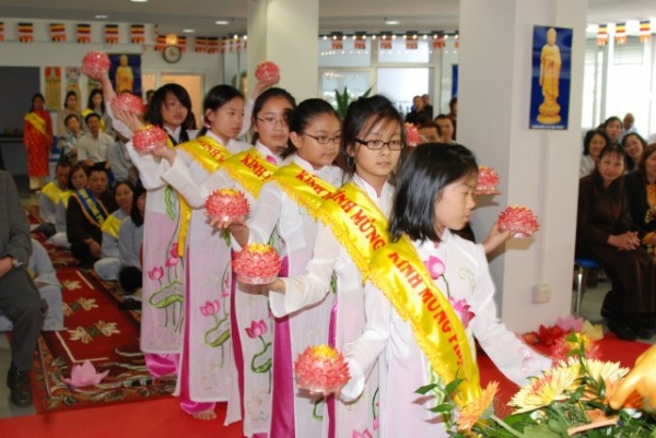 Lễ Phật Đản tại Tp. Dresden – CHLB Đức