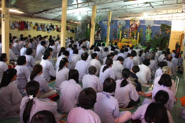 Giảng pháp tại Vĩnh Long