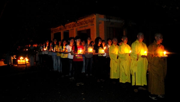 Hoằng pháp cho sinh viên