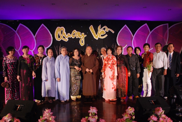 Chương trình ca nhạc với chủ đề 