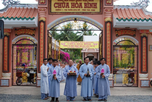 Chùa Hòa Bình tổ chức tu niệm Phật một ngày