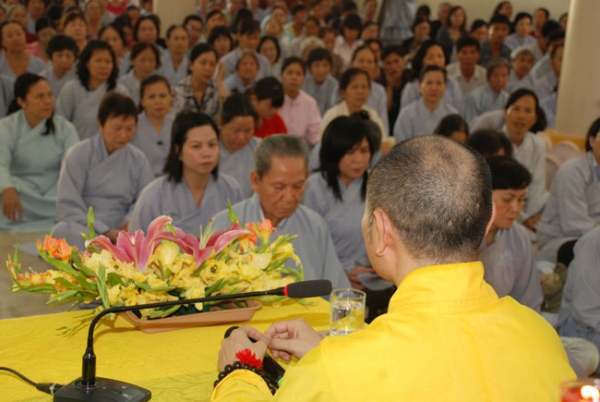 Hoằng Pháp những ngày đầu xuân