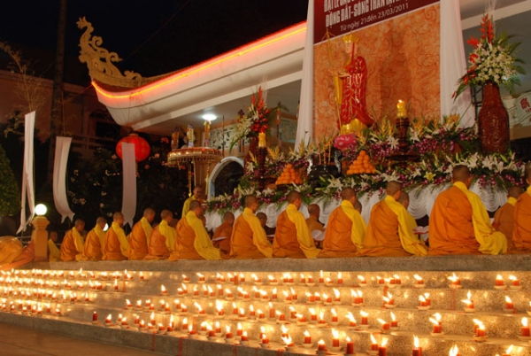 Đêm cuối lễ cầu siêu những người tử nạn sóng thần – động đất tại Nhật Bản