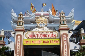 ĐĐ Thích Tâm Dũng giảng tại chùa Tường Xuân