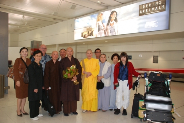 Thăm tịnh xá Minh Đăng Quang ở TP. Sydney - Australia
