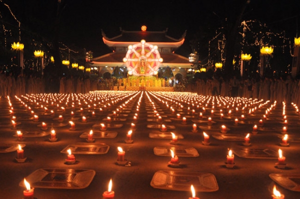 Đêm Hoa Đăng Huyền Diệu
