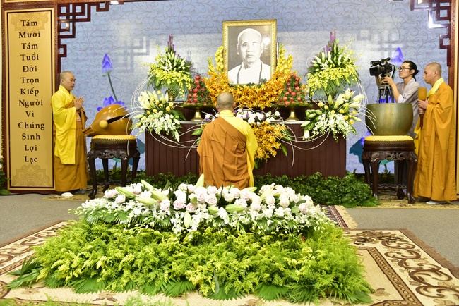 Lễ giỗ Tổ khai sáng chùa Hoằng Pháp