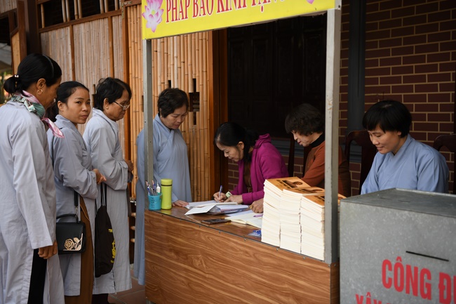 The Patriarch s' Death Anniversary and One-day Retreat at Hoa Phuc Pagoda
