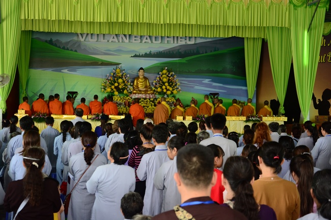 Ullumbana Ceremony at Hoang Phap Pagoda in Cambodia