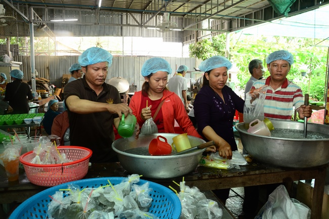 Ullumbana Ceremony at Hoang Phap Pagoda in Cambodia