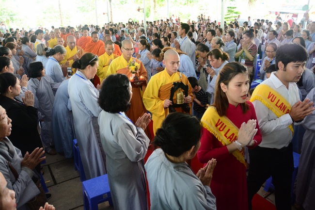 Ullumbana Ceremony at Hoang Phap Pagoda in Cambodia