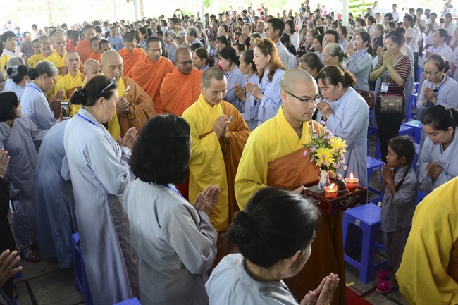 Ullumbana Ceremony at Hoang Phap Pagoda in Cambodia