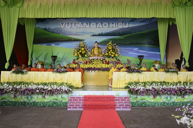Ullumbana Ceremony at Hoang Phap Pagoda in Cambodia