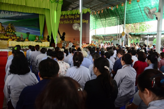 Ullumbana Ceremony at Hoang Phap Pagoda in Cambodia