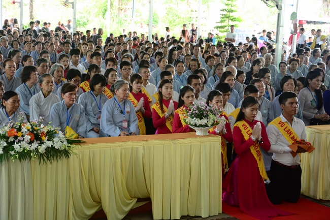Ullumbana Ceremony at Hoang Phap Pagoda in Cambodia